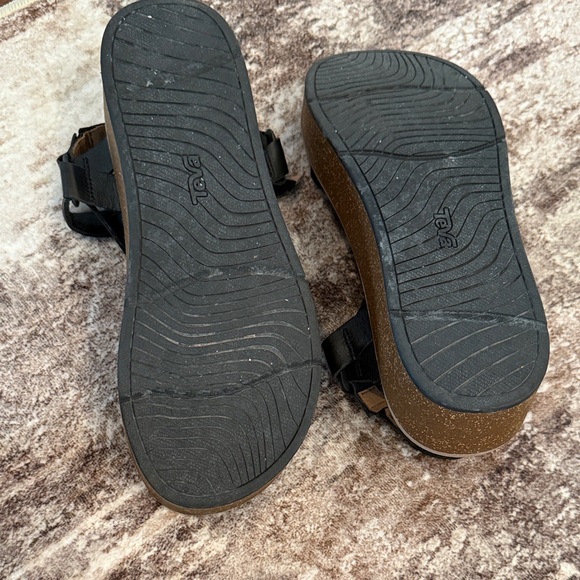 Teva Stylish Black Platform Sandals - Picture 5 of 5